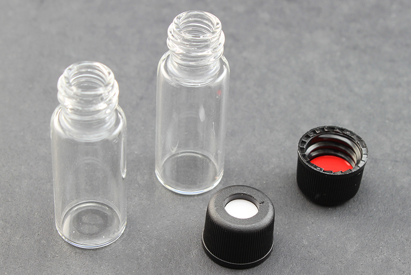 Vial Kit: Clear Glass 2.0ml Screw Top Standard Opening Vial; Screw Cap, 8 mm Black Polypropylene w/ Red PTFE/Silicone Septa (144/pk)