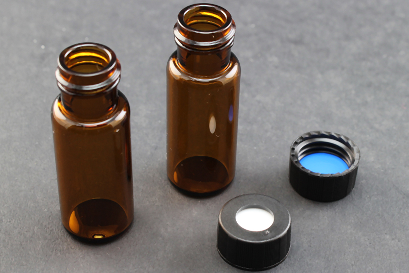 Vial Kit: Amber 1.8ml Screw Wide; 250μL Glass Insert, No Spring; Cap, 9 mm Black Polypropylene w/ Blue PTFE/Silicone Septa