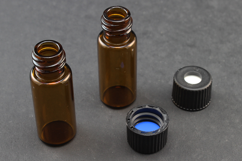 Vial Kit: 12x32mm Amber Screw Top Standard Opening Vials 1.8ml, Blue PTFE/Silicone Liner Installed into 8-425 Black Polypropylene Cap 