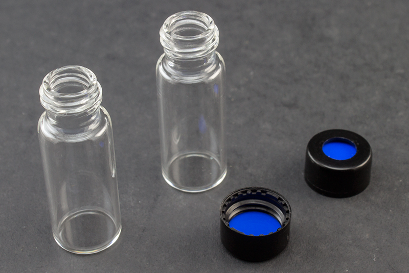 Vial Kit: 12 x 32 mm Clear Glass, Wide Mouth Screw Top Vials 2.0 ml, Blue PTFE/Silicone/PTFE Liner Installed into the 9 mm Black Poly Cap