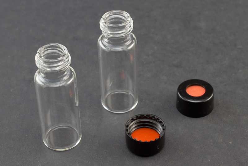 Vial Kit: 12 x 32 mm Clear Glass, Wide Mouth Screw Top Vials 2.0 ml, Red PTFE/Natural Rubber Liner Installed into the 9 mm Black Poly Cap